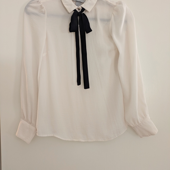 H&M White Blouse with Black Bow - Picture 5 of 5